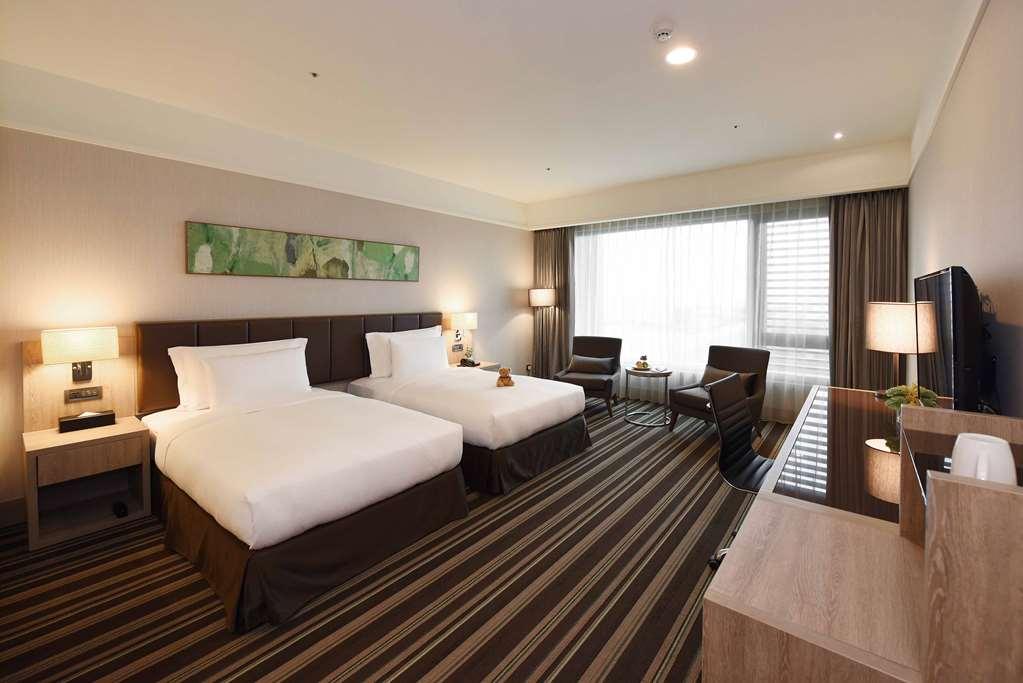 Fullon Hotel Taoyuan Airport Access Mrt A8 Guishan Room photo Deluxe Room
